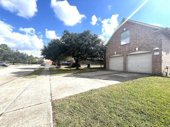 8210 Solara Bend, Houston TX 77083