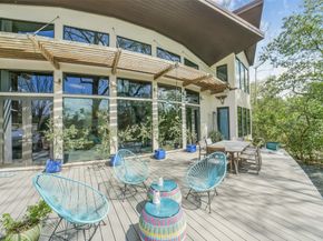 15 Hudson Circle, Houston TX 77024