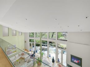 15 Hudson Circle, Houston TX 77024