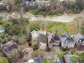 15 Hudson Circle, Houston TX 77024