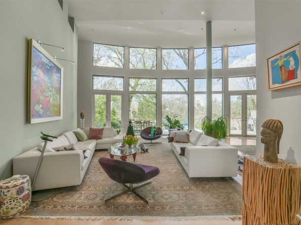 15 Hudson Circle, Houston TX 77024