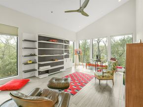 15 Hudson Circle, Houston TX 77024