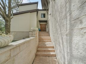 15 Hudson Circle, Houston TX 77024