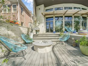 15 Hudson Circle, Houston TX 77024