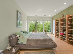 15 Hudson Circle, Houston TX 77024