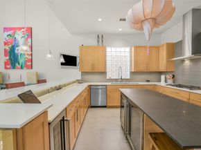 15 Hudson Circle, Houston TX 77024