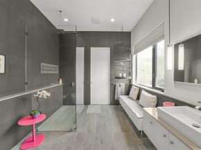 15 Hudson Circle, Houston TX 77024