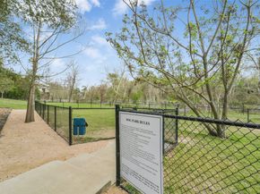 15 Hudson Circle, Houston TX 77024