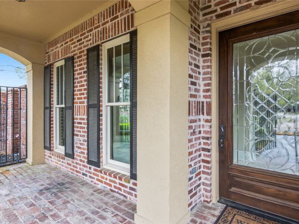 15 Forest Green Trail, Kingwood TX 77339