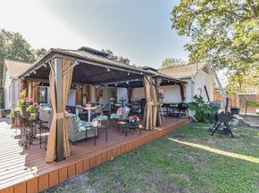 5002 Beechnut Street, Houston TX 77096