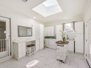 5002 Beechnut Street, Houston TX 77096