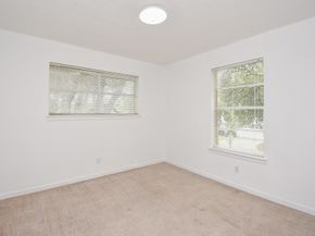 5542 Holly Street 207, Houston TX 77081