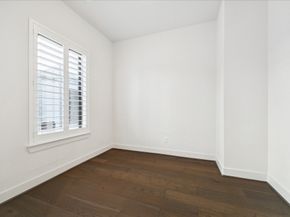 1122 Thompson Street, Houston TX 77007