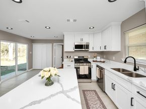 8918 Vinearbor Street, Houston TX 77033