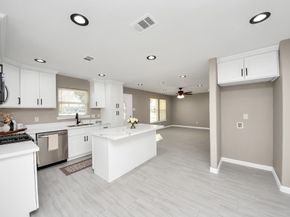 8918 Vinearbor Street, Houston TX 77033