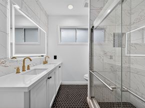 9211 Blankenship Drive, Houston TX 77080