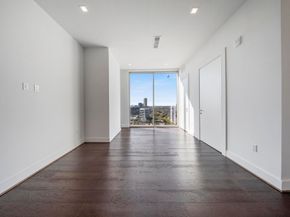 1711 Allen Parkway 1802, Houston TX 77019