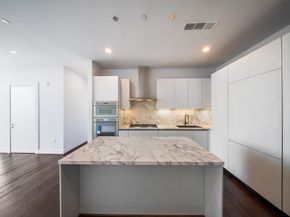 1711 Allen Parkway 1802, Houston TX 77019