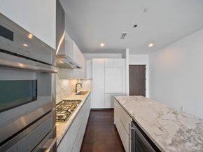 1711 Allen Parkway 1802, Houston TX 77019