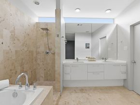 1119 W 17th Street, Houston TX 77008