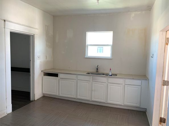 206 Cosmos Street, Houston TX 77009