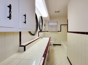 5442 Kinglet Street, Houston TX 77096