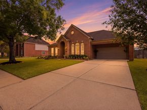 3103 Autumn Harvest Drive, Friendswood TX 77546