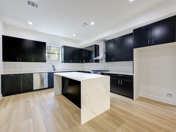 4531 Creekmont Drive, Houston TX 77091