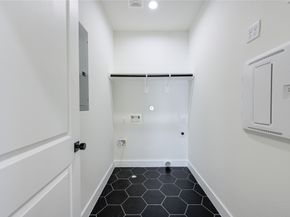 4531 Creekmont Drive, Houston TX 77091