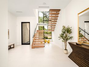 2006 Suffolk Drive, Houston TX 77027