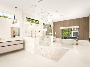 2006 Suffolk Drive, Houston TX 77027