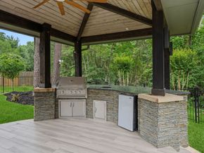 63 W Horizon Ridge Place, The Woodlands TX 77381