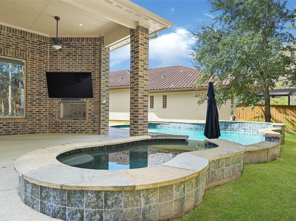 110 Lily Green Court, Conroe TX 77304