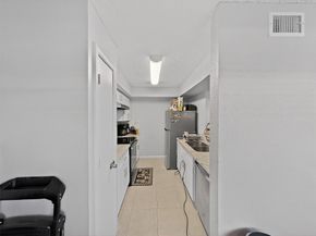 8101 Amelia Road 404, Houston TX 77055