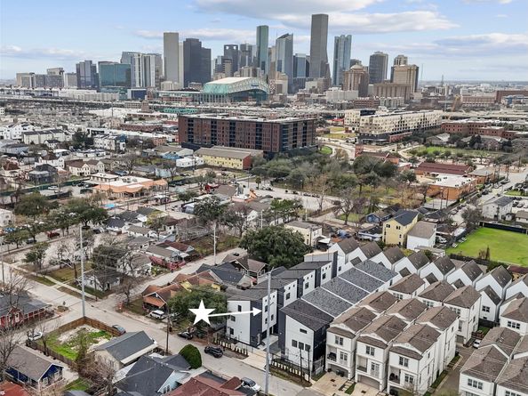 323 N Nagle Street, Houston TX 77003