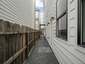 323 N Nagle Street, Houston TX 77003