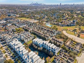 1243 W 15th 1/2 Street, Houston TX 77008