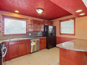 6946 Cole Creek Drive, Houston TX 77092