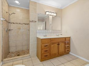 6946 Cole Creek Drive, Houston TX 77092
