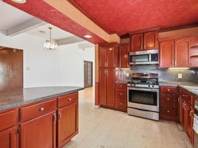 6946 Cole Creek Drive, Houston TX 77092