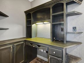6946 Cole Creek Drive, Houston TX 77092