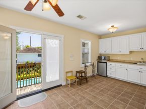 220 Westmoreland Street, Houston TX 77006