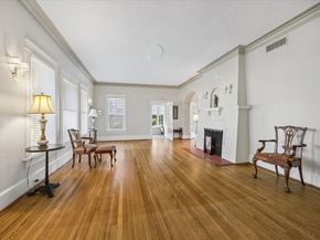 220 Westmoreland Street, Houston TX 77006