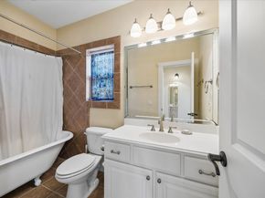 220 Westmoreland Street, Houston TX 77006