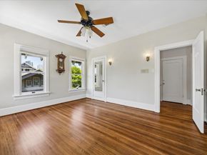 220 Westmoreland Street, Houston TX 77006
