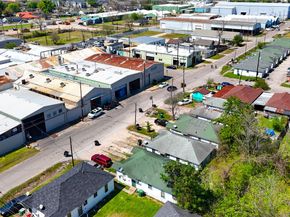 2904 Chapman Street, Houston TX 77009