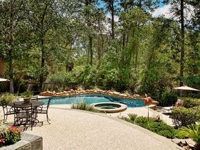 122 E Bracebridge Circle, The Woodlands TX 77382