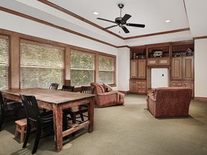 122 E Bracebridge Circle, The Woodlands TX 77382