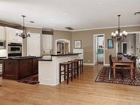 122 E Bracebridge Circle, The Woodlands TX 77382