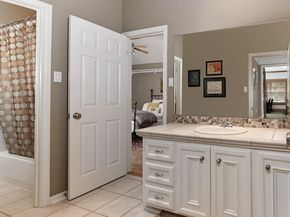 122 E Bracebridge Circle, The Woodlands TX 77382